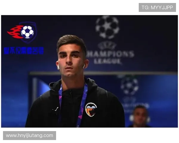 费兰托雷斯的崛起之路：从青训新星到世界足球舞台的闪耀之星