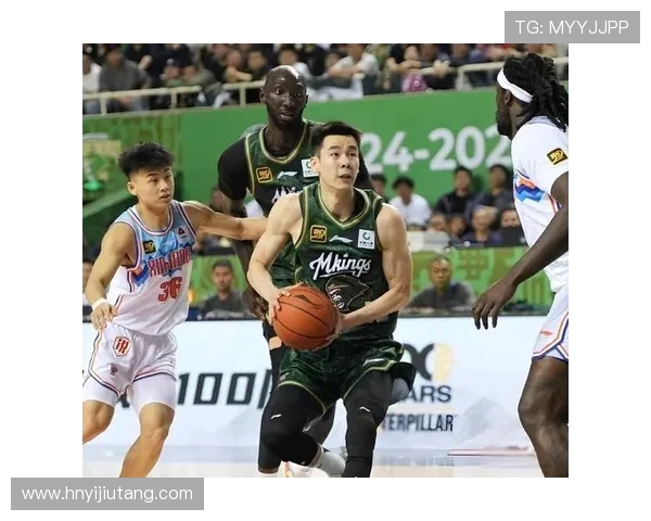 郭昊文：从篮球新星到职业生涯的崭新篇章探索与成长之路