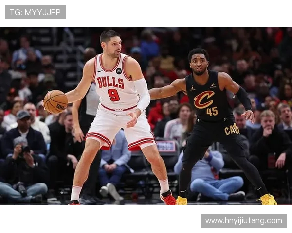 骑士与公牛第五场激战回顾球员表现与战术分析全景呈现